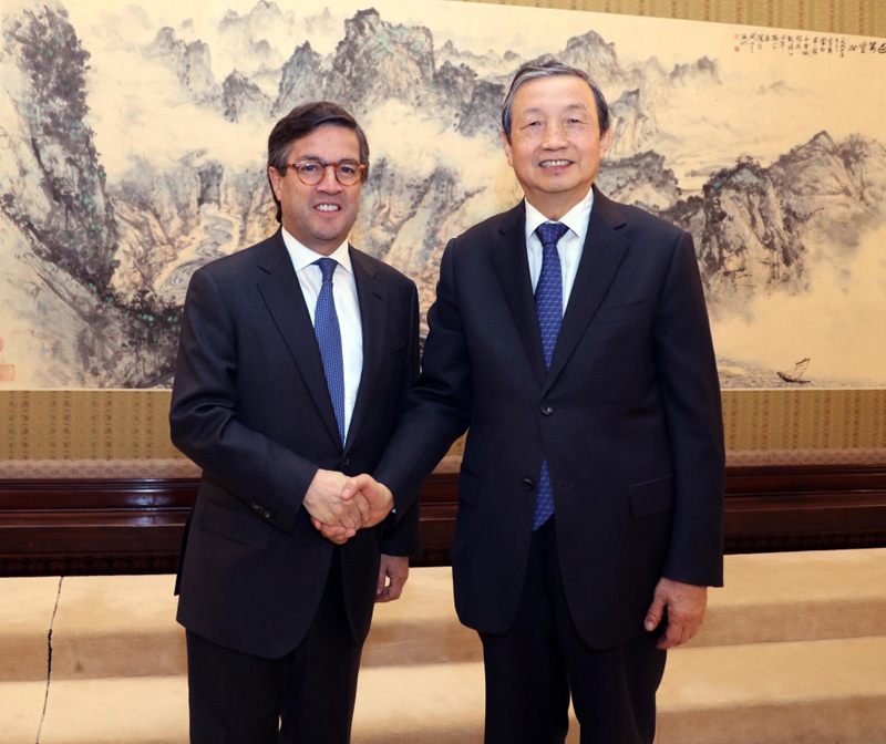 3月22日，中国国务院副总理马凯在北京中南海紫光阁会见美洲开发银行行长莫雷诺。