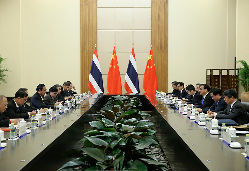 李克强总理23日会见来华出席澜沧江—湄公河合作首次领导人会议及博鳌亚洲论坛2016年年会的泰国总理巴育。