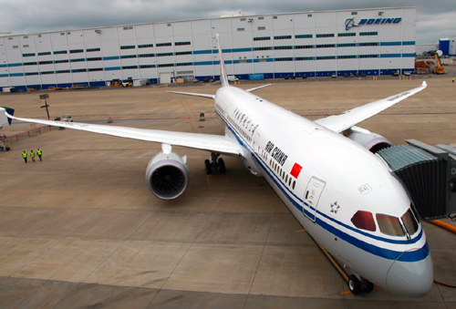 国航787-9客机首航成都