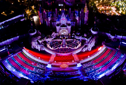 上海迪士尼乐园灯光烟花秀彩排