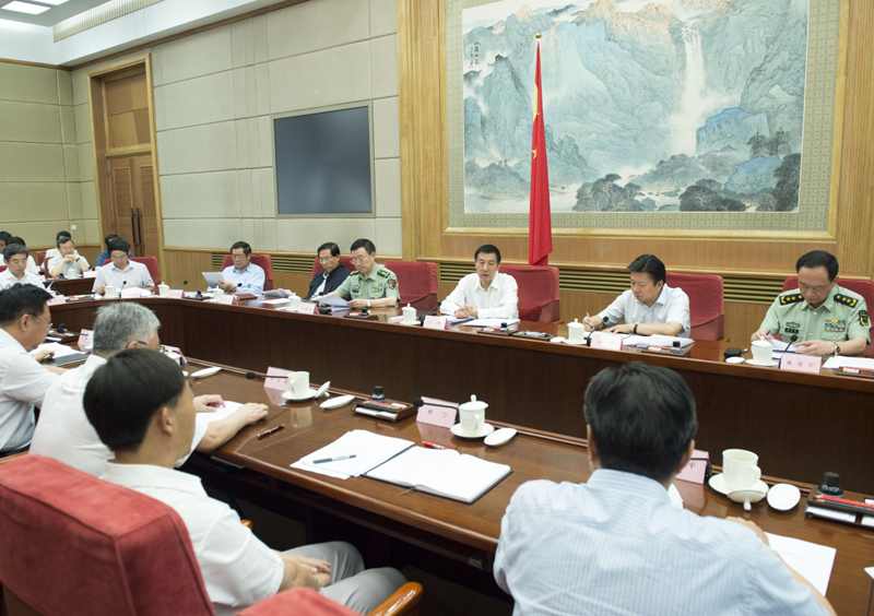 7月12日，国务委员、国家减灾委主任王勇在北京主持召开国家减灾委员会专题会议。记者 王晔 摄