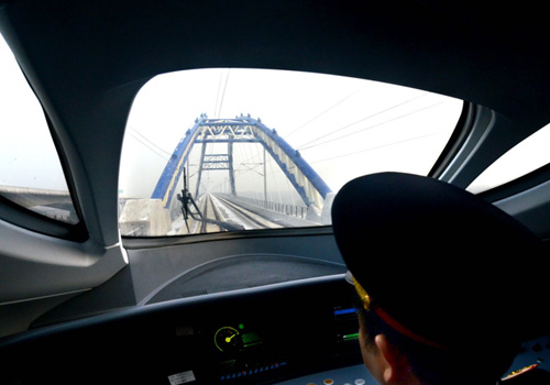 聚焦高铁的颜值与气质--中国高铁迈入2万公