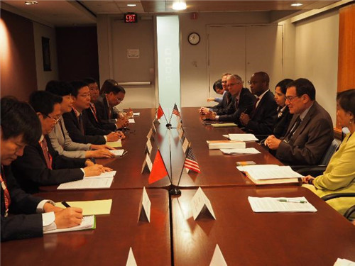 国家卫生计生委副主任访问圭那亚和美国