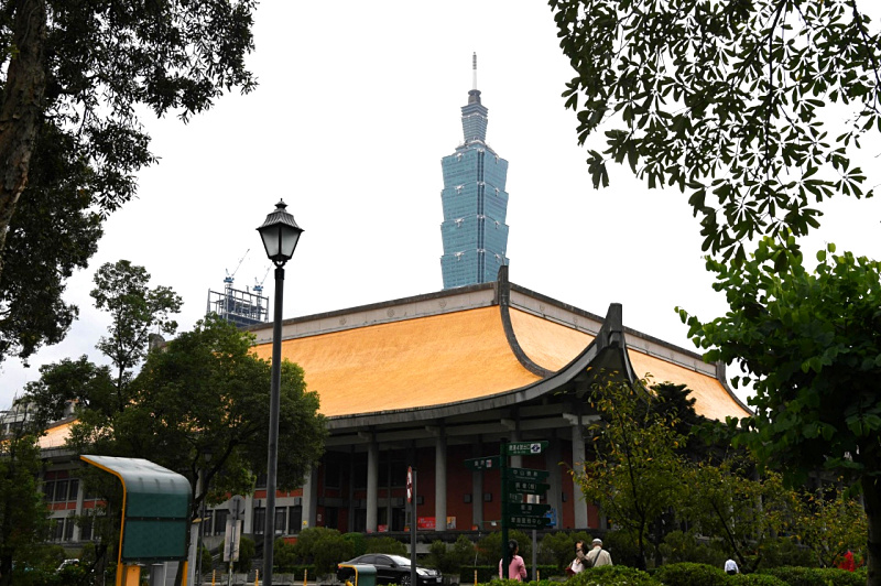 11月11日拍摄的位于台北市仁爱路的孙中山纪念馆外景.