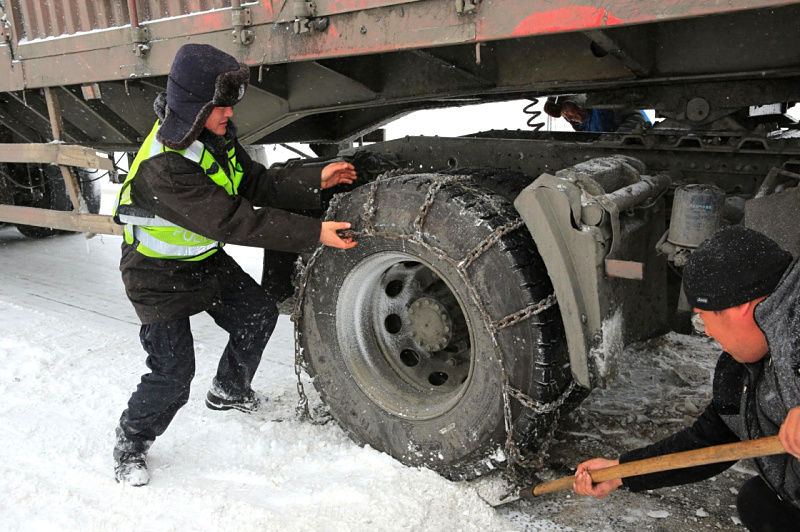 新疆阿勒泰:雪中保交通_图片新闻_中国政府网