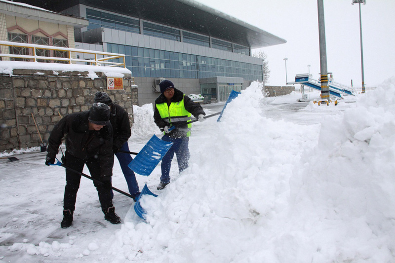 新疆阿勒泰持续降雪超50小时_图片新闻_中国