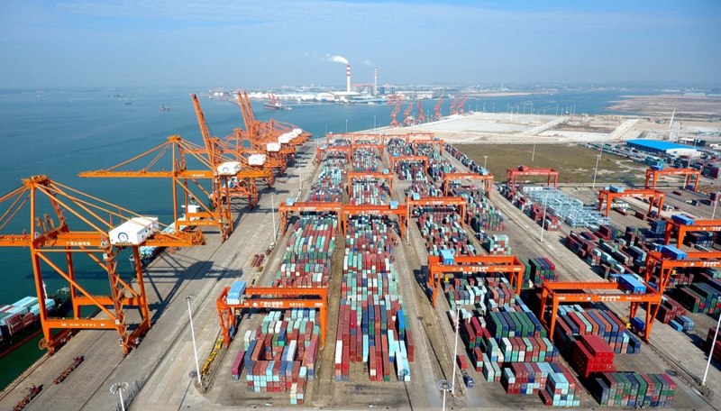 广西钦州保税港区集装箱吞吐量突破100万标箱