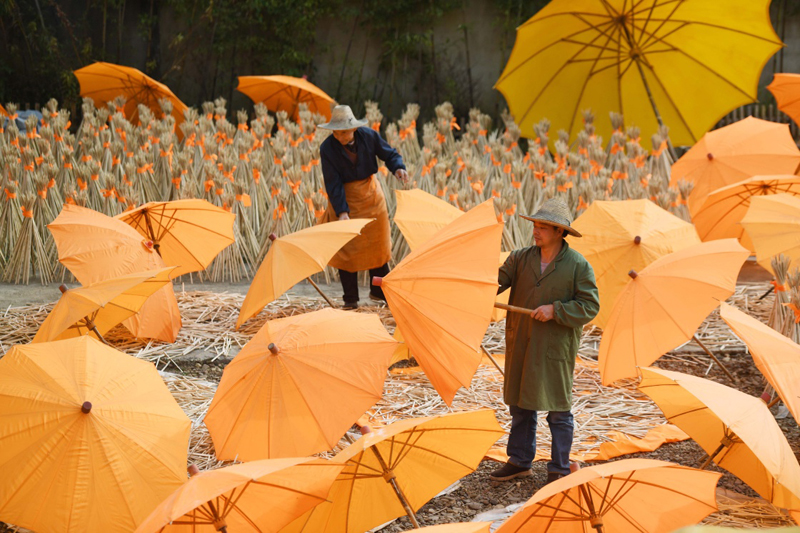 安徽泾县:油布伞--一张文化名片_图片新闻_中国