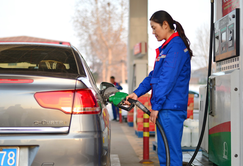 国内成品油价格按机制上调_图片新闻_中国政