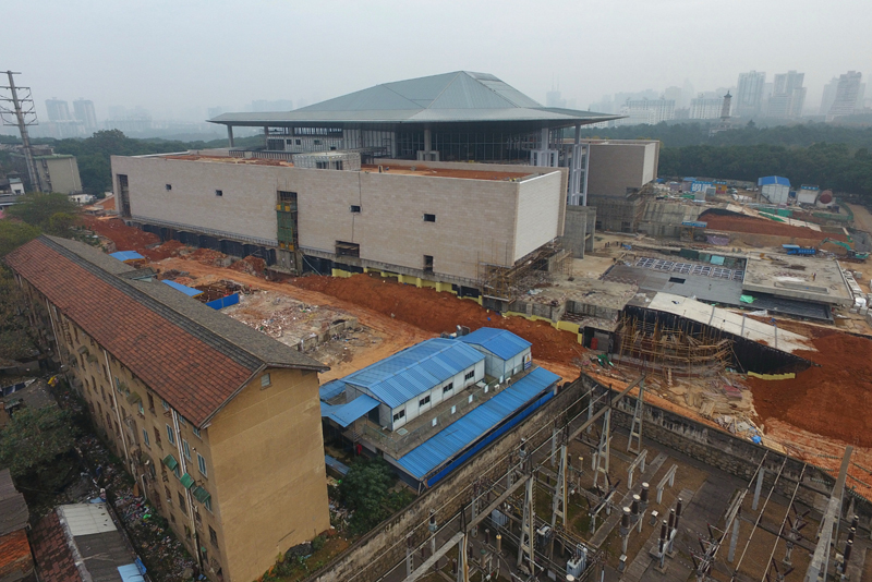 这是建设中的湖南省博物馆新馆（12月2日摄）。近日，湖南省博物馆新馆主体工程建设完工，并进入陈列布展施工阶段。据了解，湖南省博物馆于2012年下半年暂停对外开放，开始启动改扩建工程，预计2017年下半年建成开馆。