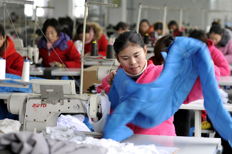 山东郯城:农村妇女家门口实现就业