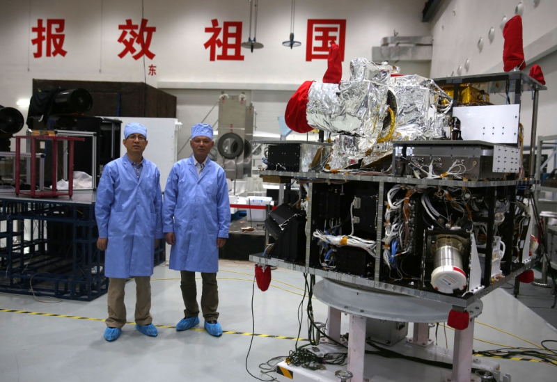 2016年，中国航天人交出的成绩单格外耀眼：新型火箭首发成功、首个海滨航天发射场建成使用、天宫二号和神舟十一号载人飞行任务圆满成功、多颗卫星发射升空……