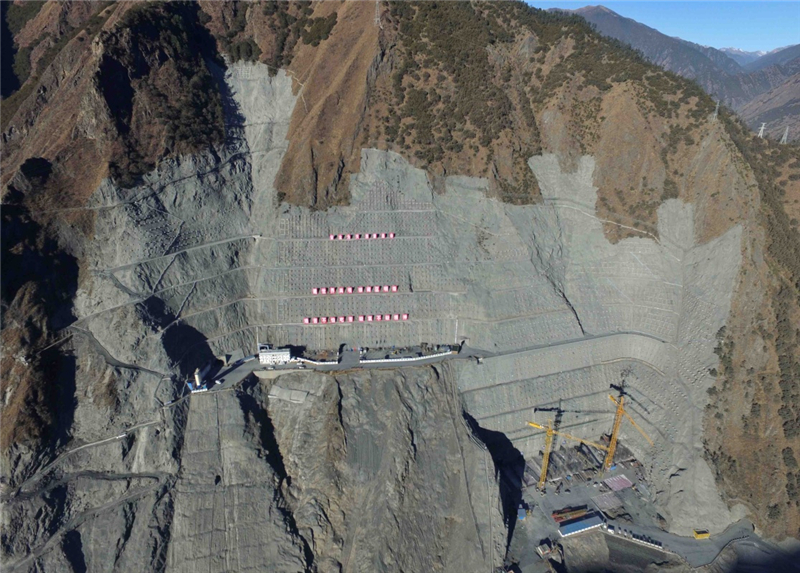 探访海拔3000米的四川两河口水电站施工现场