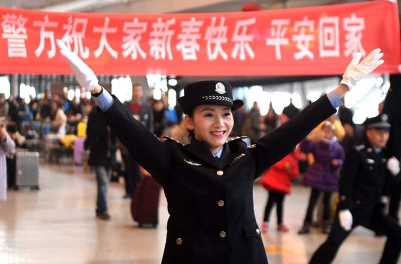 "快闪"活动宣讲春运安全