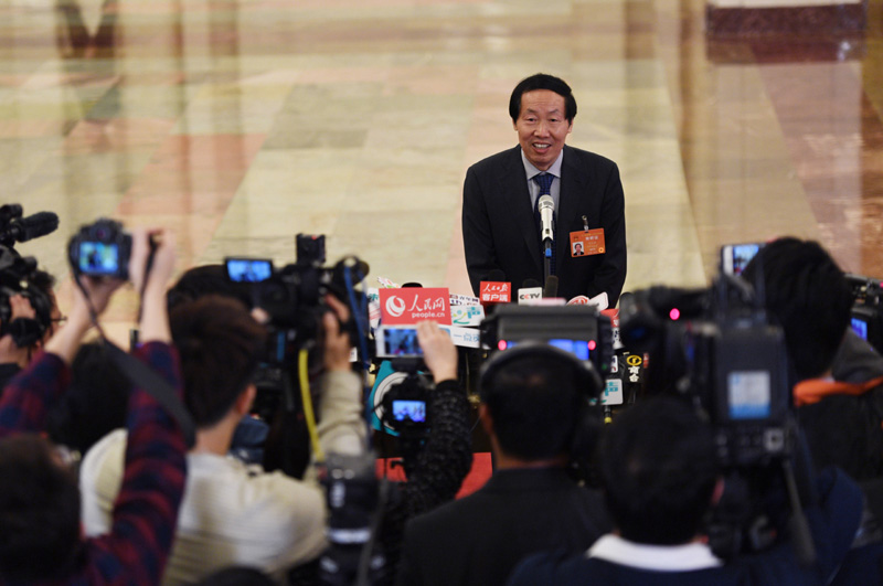3月3日，中国人民政治协商会议第十二届全国委员会第五次会议在北京人民大会堂开幕。这是国家文物局局长刘玉珠接受采访。