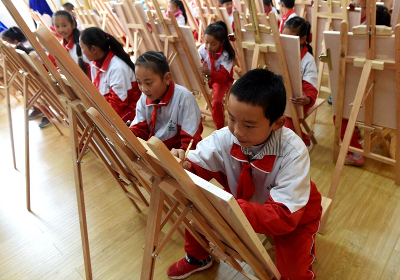藏乡学子的多彩校园生活_图片新闻_中国政府