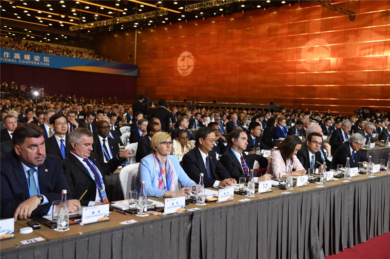 5月14日，“一带一路”国际合作高峰论坛开幕式在北京国家会议中心举行。这是出席高峰论坛的代表在开幕式上。