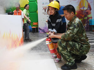 300暑期消防安全教育在杭举行.jpg