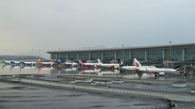 重庆机场新航站楼和第三跑道正式投用_图片新闻_中国政府网