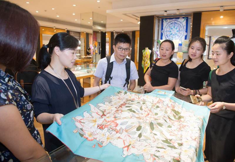 拓宽产品类别 提升文化创意:浙江丝绸行业走上