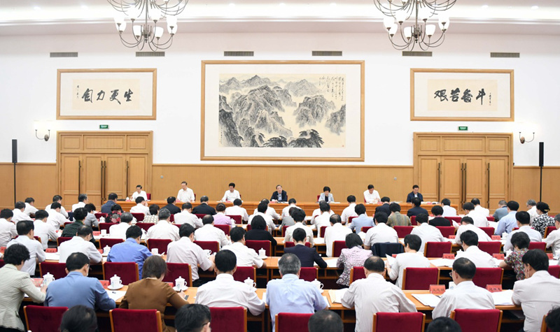 新疆若干历史问题研究座谈会在京召开俞正声出