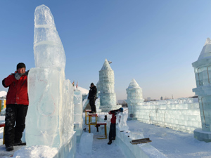 300第32届哈尔滨国际冰雕比赛.jpg