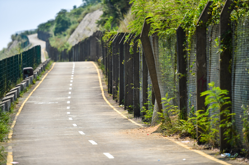 位于深圳市盐田区的深圳经济特区管理线（2015年8月25日摄）。