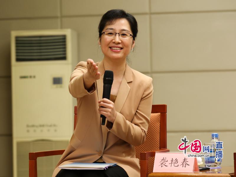 国新办新闻局副局长袭艳春邀请记者提问.中国网 董宁 摄