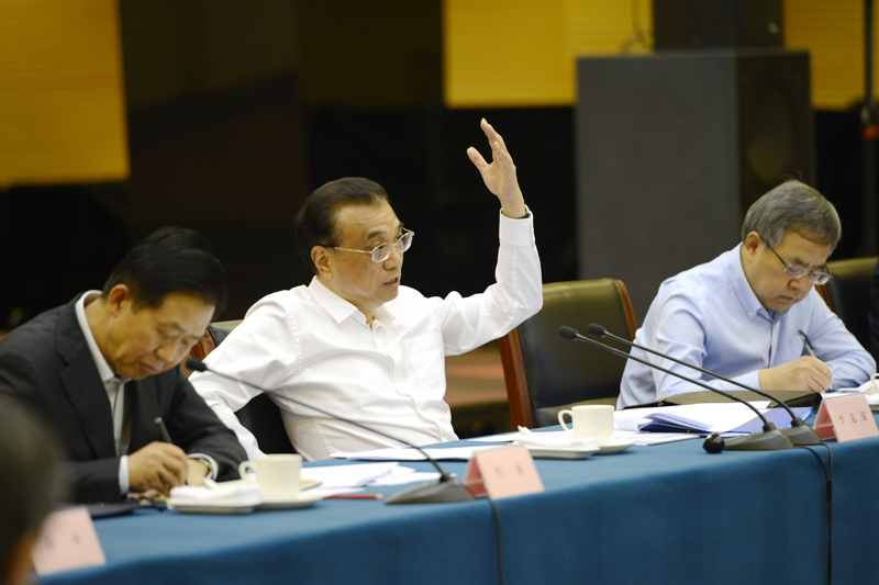 李克强考察商务部、海关总署并主持召开座谈会
