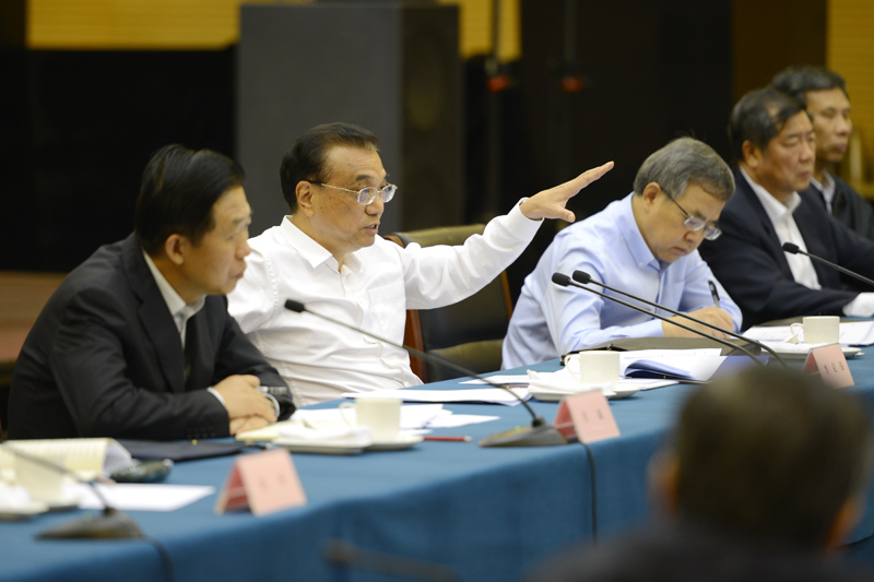 李克强考察商务部、海关总署并主持召开座谈会
