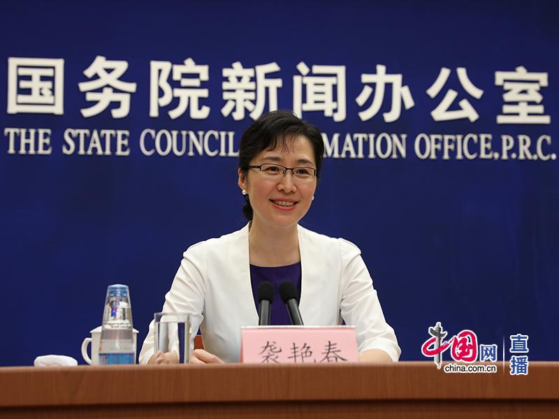 会副理事长贾勇介绍《关于建立残疾儿童康复救助制度的意见》有关情况