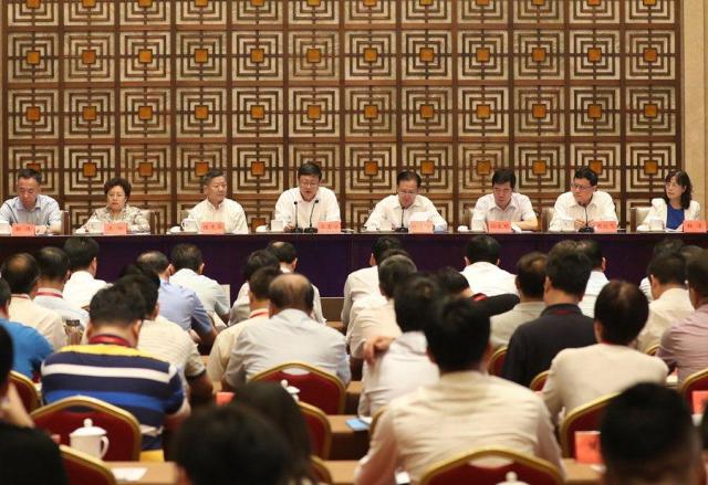 十八大人口政策_凤冈县人口计生局集中学习十八大精神
