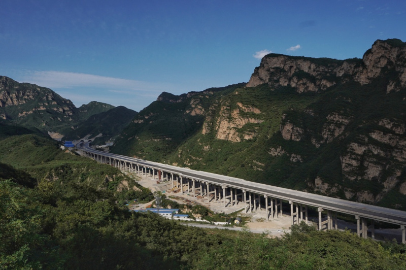 北京兴延高速公路主体工程完工