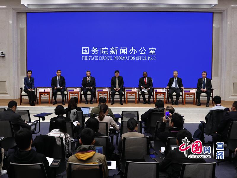 减负打出“组合拳”助力企业“轻装上阵”谋发展