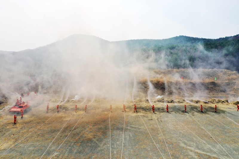 黑龙江开展森林扑灭火实兵演练