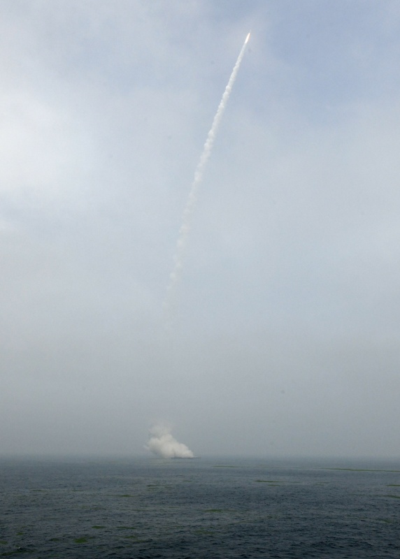 我国首次固体运载火箭海上发射技术试验取得成功
