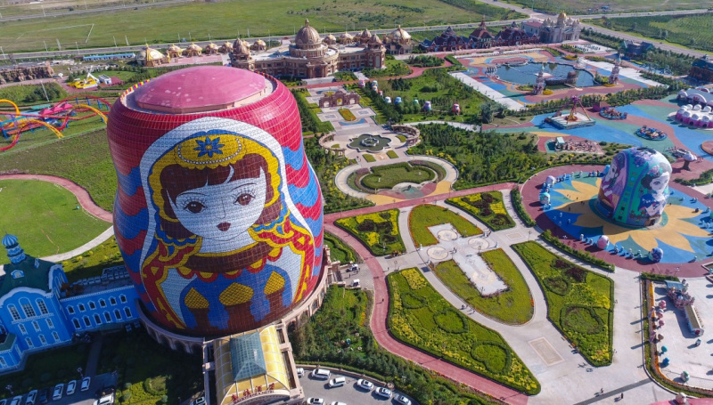 这是满洲里套娃广场(8月29日无人机拍摄.