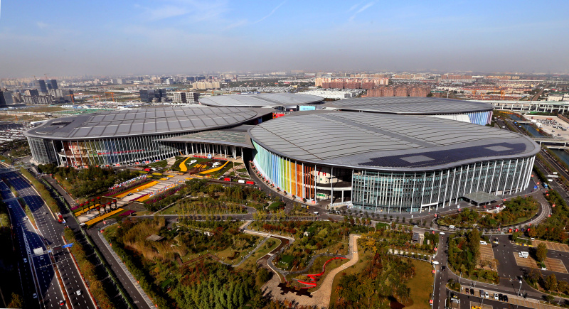 从空中俯瞰国家会展中心（上海）（11月1日无人机拍摄）。新华社记者 凡军 摄