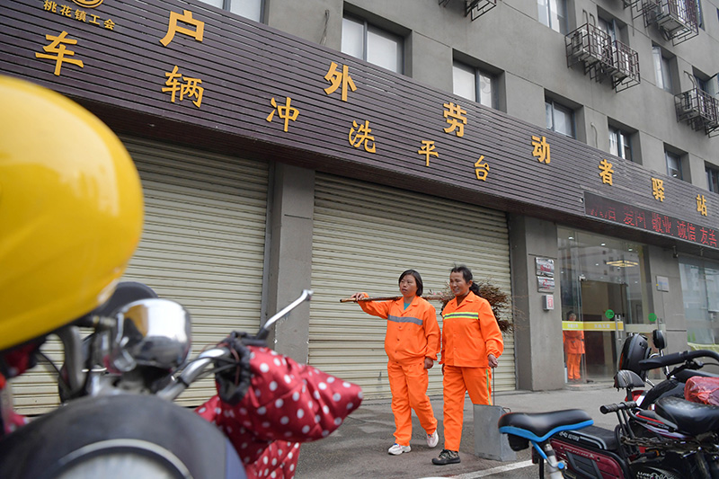 江西南昌：“爱心驿站 ”温暖户外劳动者