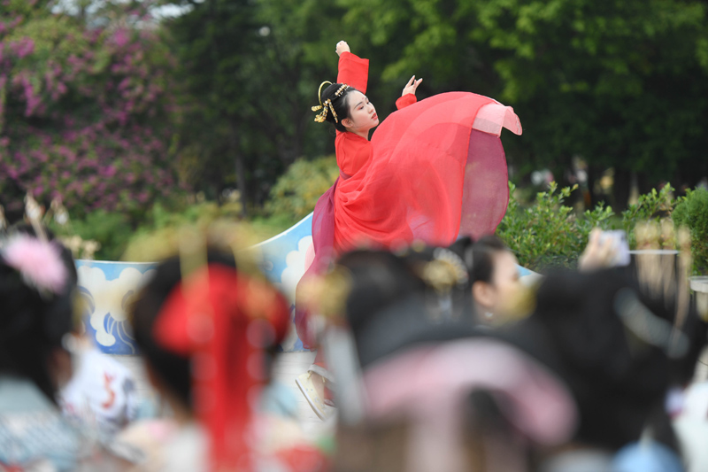 福州:汉服游园迎冬至