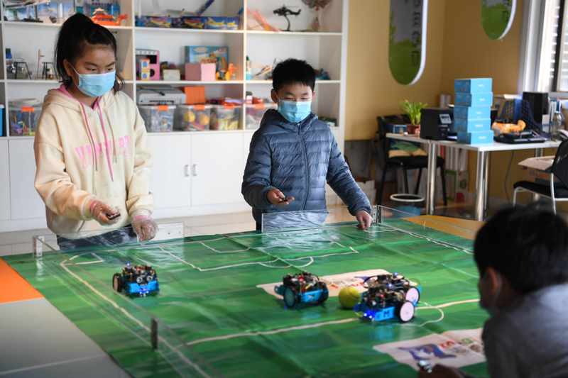 合肥:停课不停学 科技馆里学知识