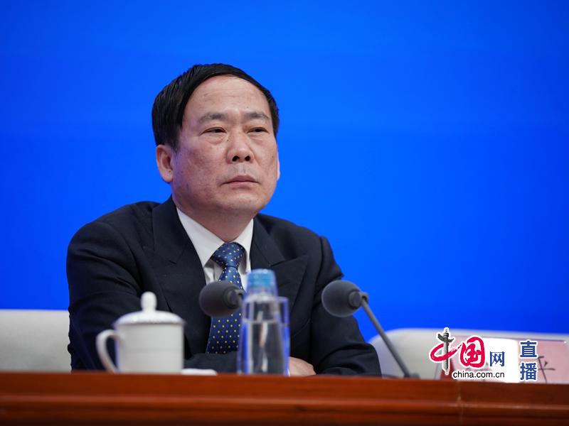 国务院新闻办就中国关于抗击疫情的国际合作情况举行发布会