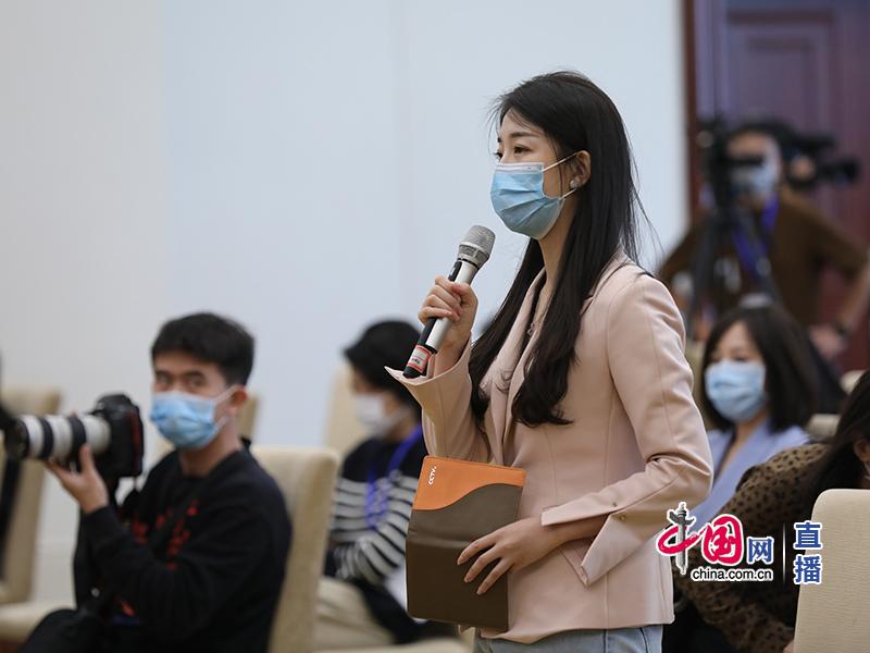 中央广播电视总台央视财经记者提问