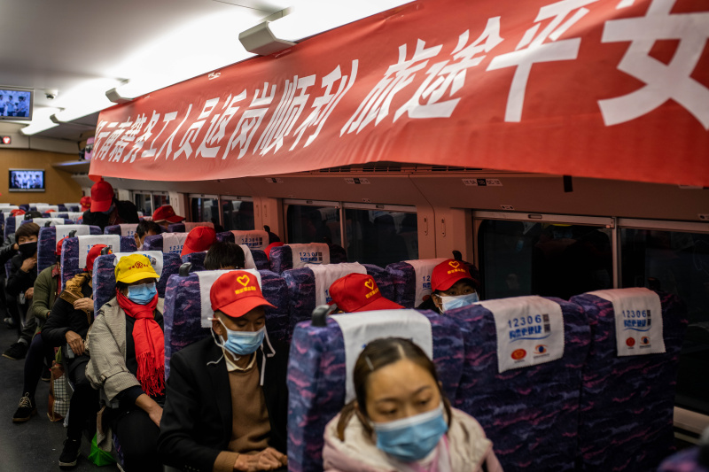 粤东西人口_手拿东西的图片