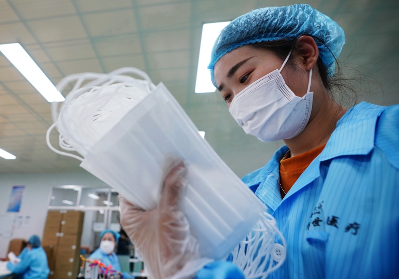 河北唐山：开足马力赶制防疫物资订单