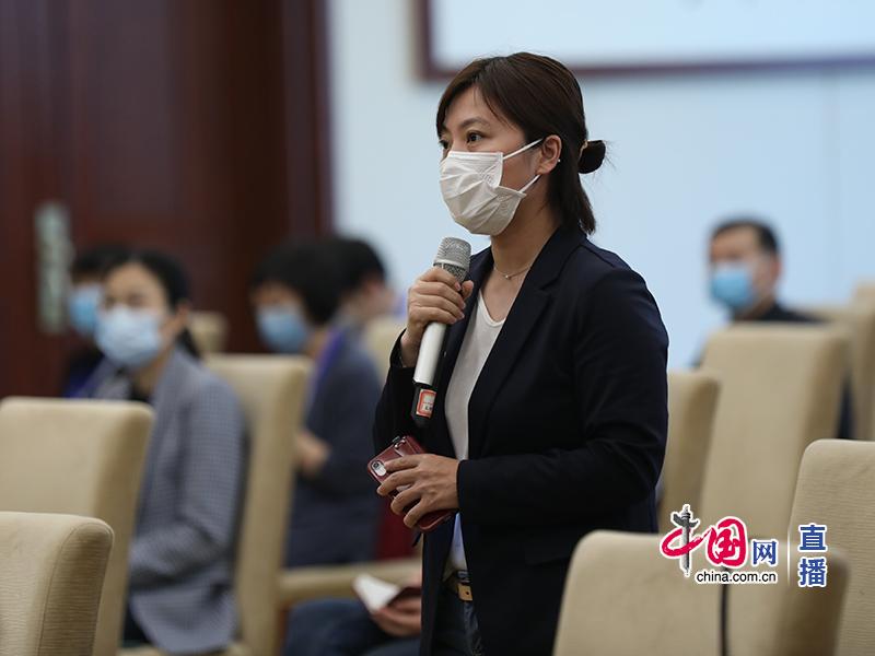 央视记者提问