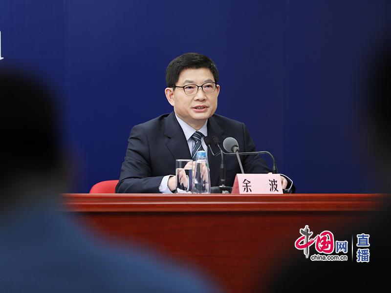 复旦大学附属浦东医院院长余波回答记者提问
