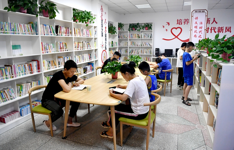 巴山小城里的24小时自助图书馆