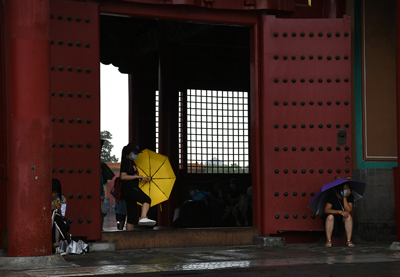 故宫雨中游