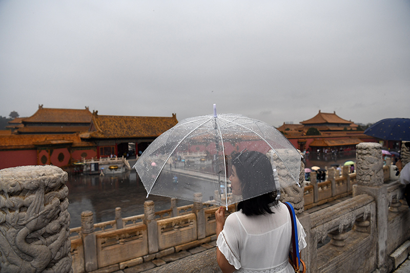 故宫雨中游